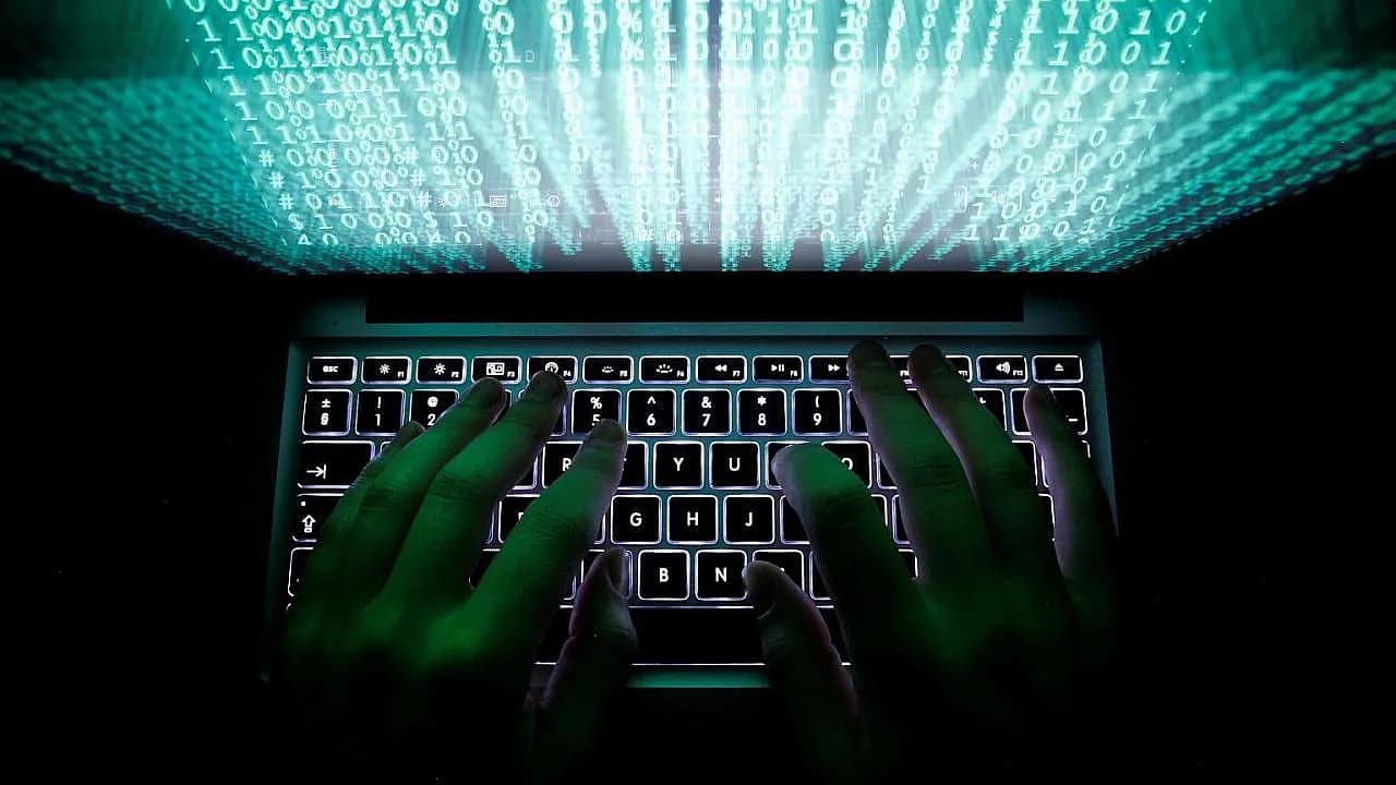 İngiltere'de 100 Binden Fazla Polisin Gizli Bilgileri Dark Web'e Sızdırıldı